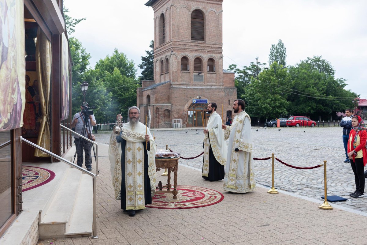 Slujbe de pomenire pentru poetul național Mihai Eminescu 146782