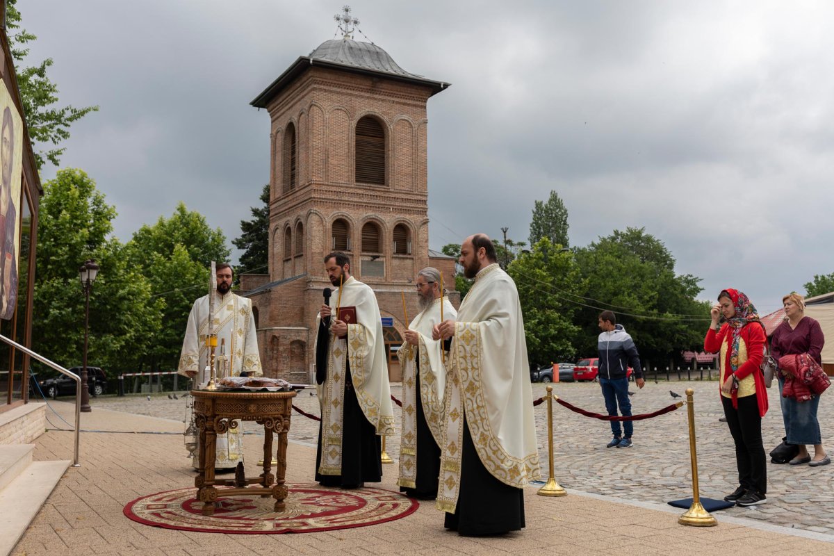 Slujbe de pomenire pentru poetul național Mihai Eminescu 146791