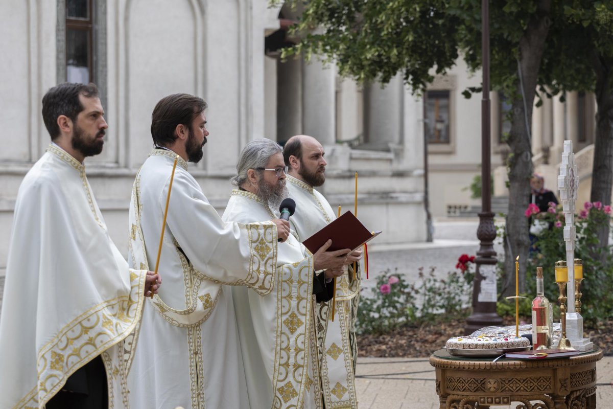 Slujbe de pomenire pentru poetul național Mihai Eminescu 146795