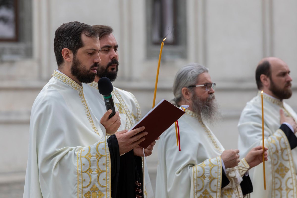 Slujbe de pomenire pentru poetul național Mihai Eminescu 146799