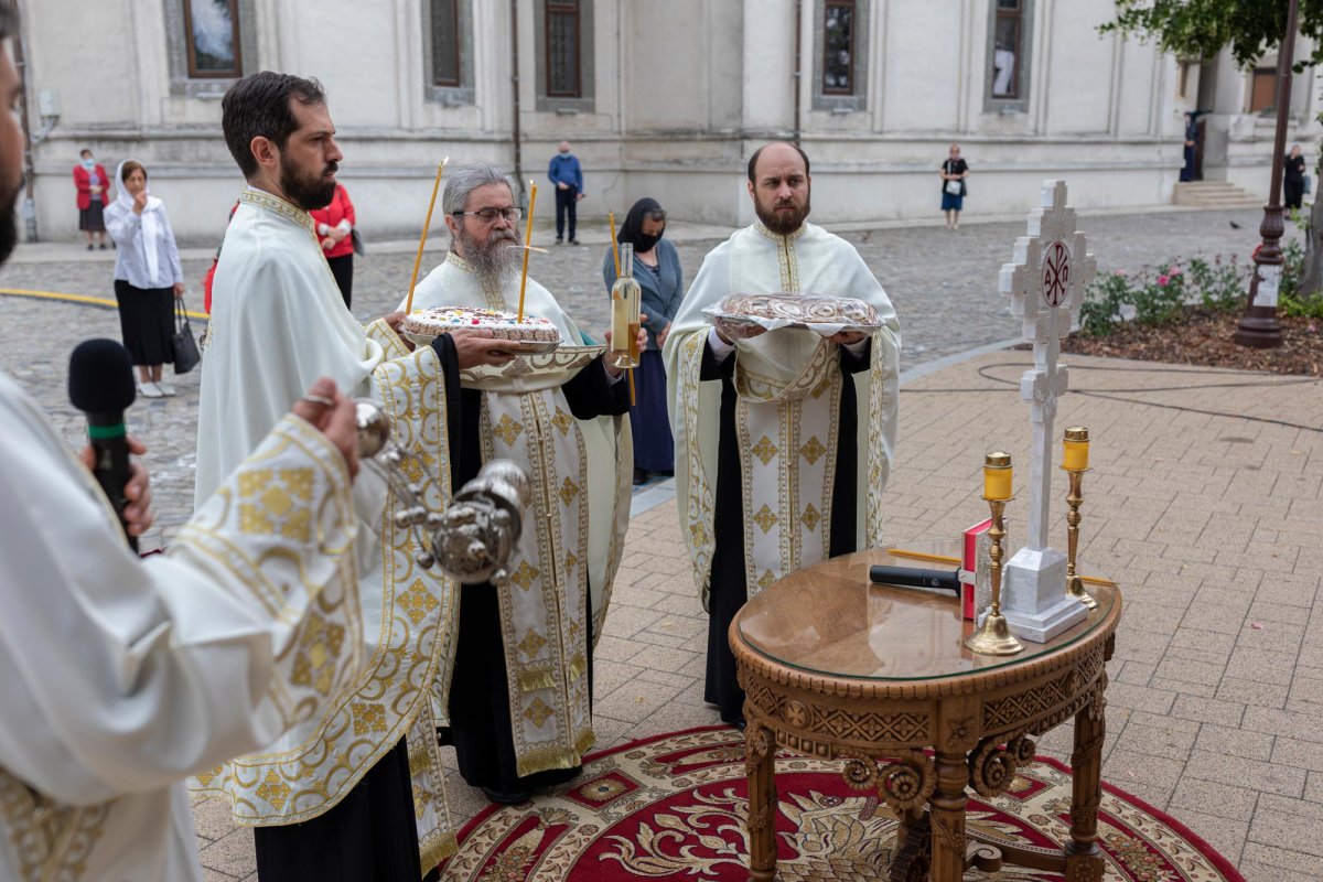 Slujbe de pomenire pentru poetul național Mihai Eminescu 146800