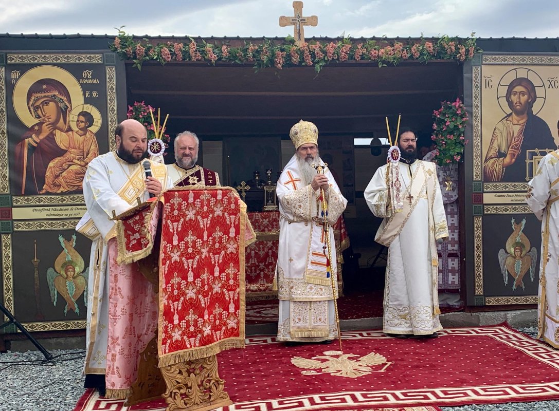 Slujiri arhiereşti în Duminica Tuturor Sfinţilor 146760