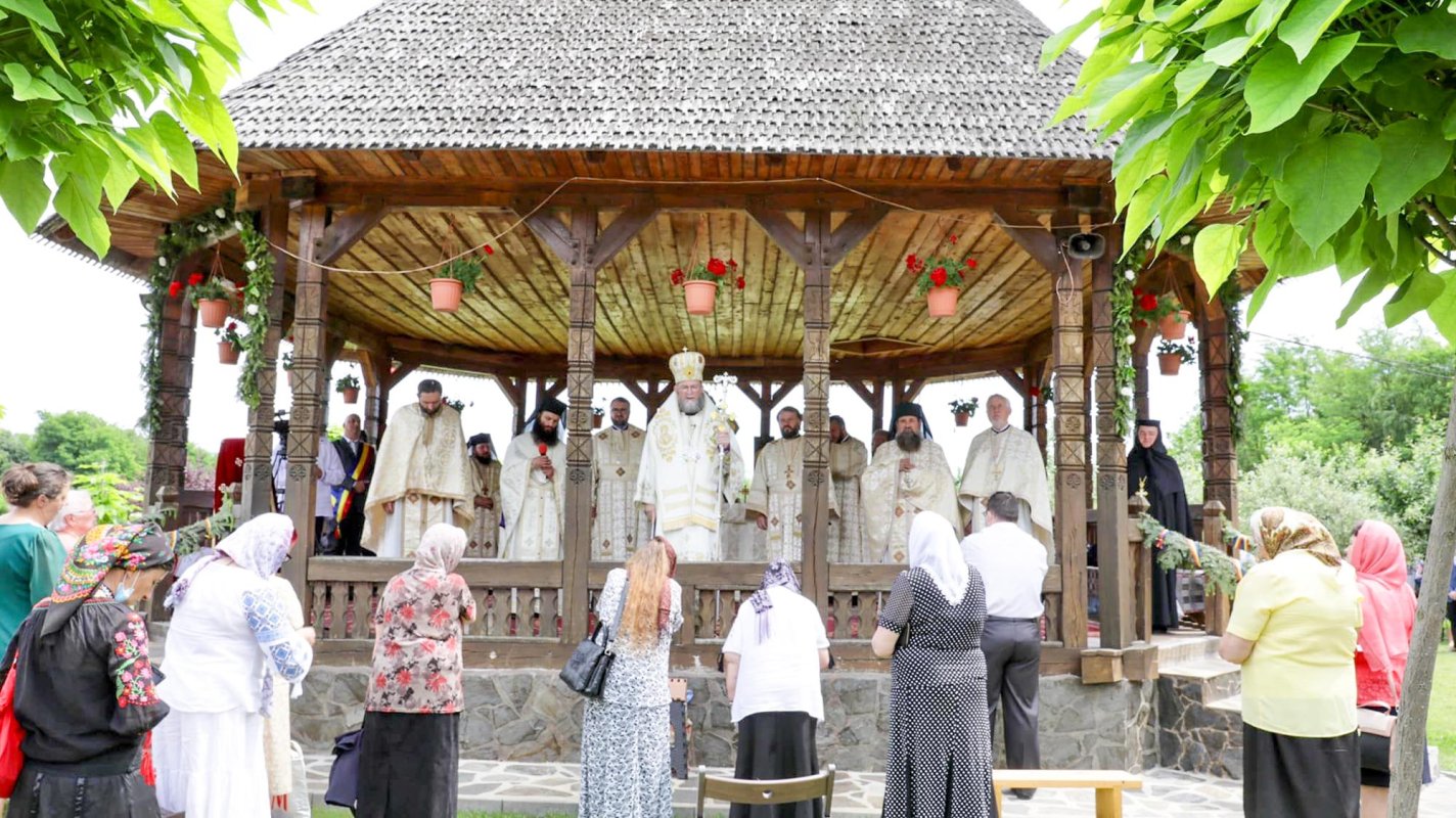 Hramul mănăstirii de la Ţeghea, judeţul Satu Mare 146915