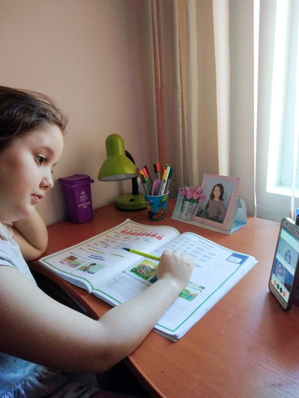 Tablete performante pentru elevii buzoieni și vrânceni 146924