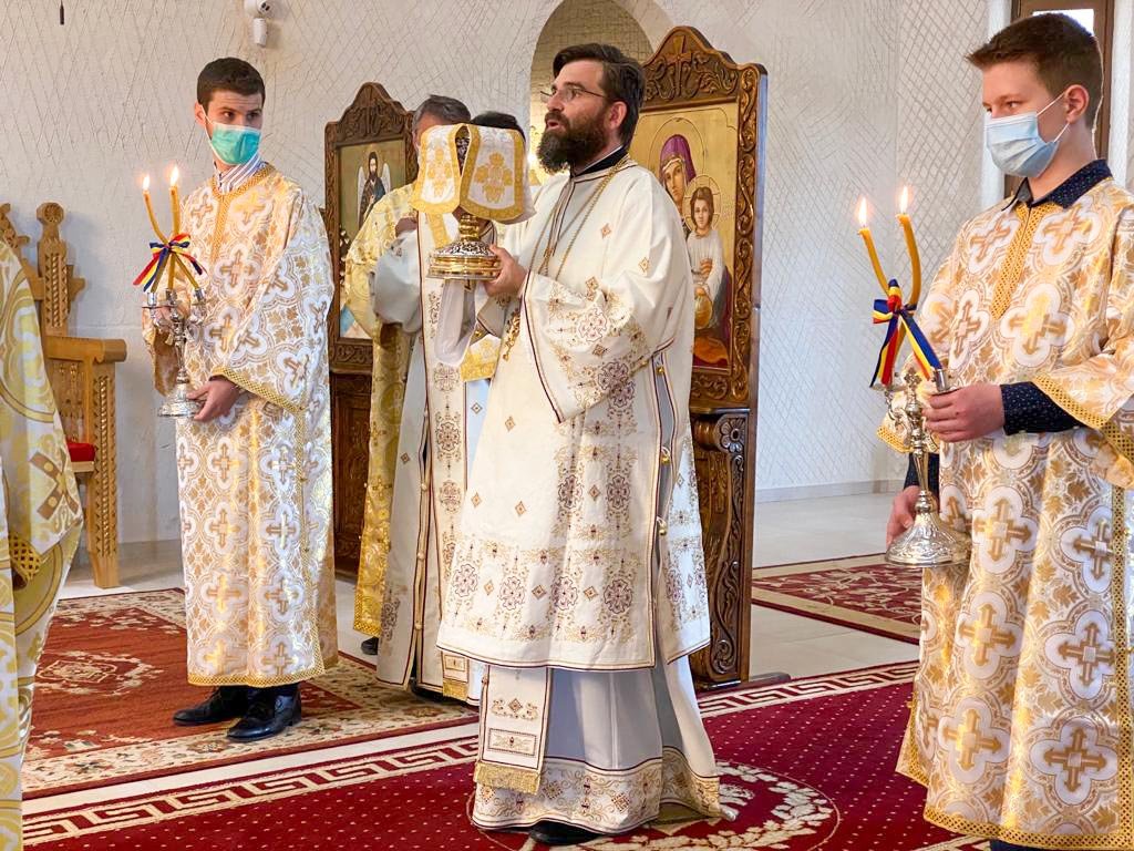 Vizite și slujiri arhierești la parohii din diasporă 146907