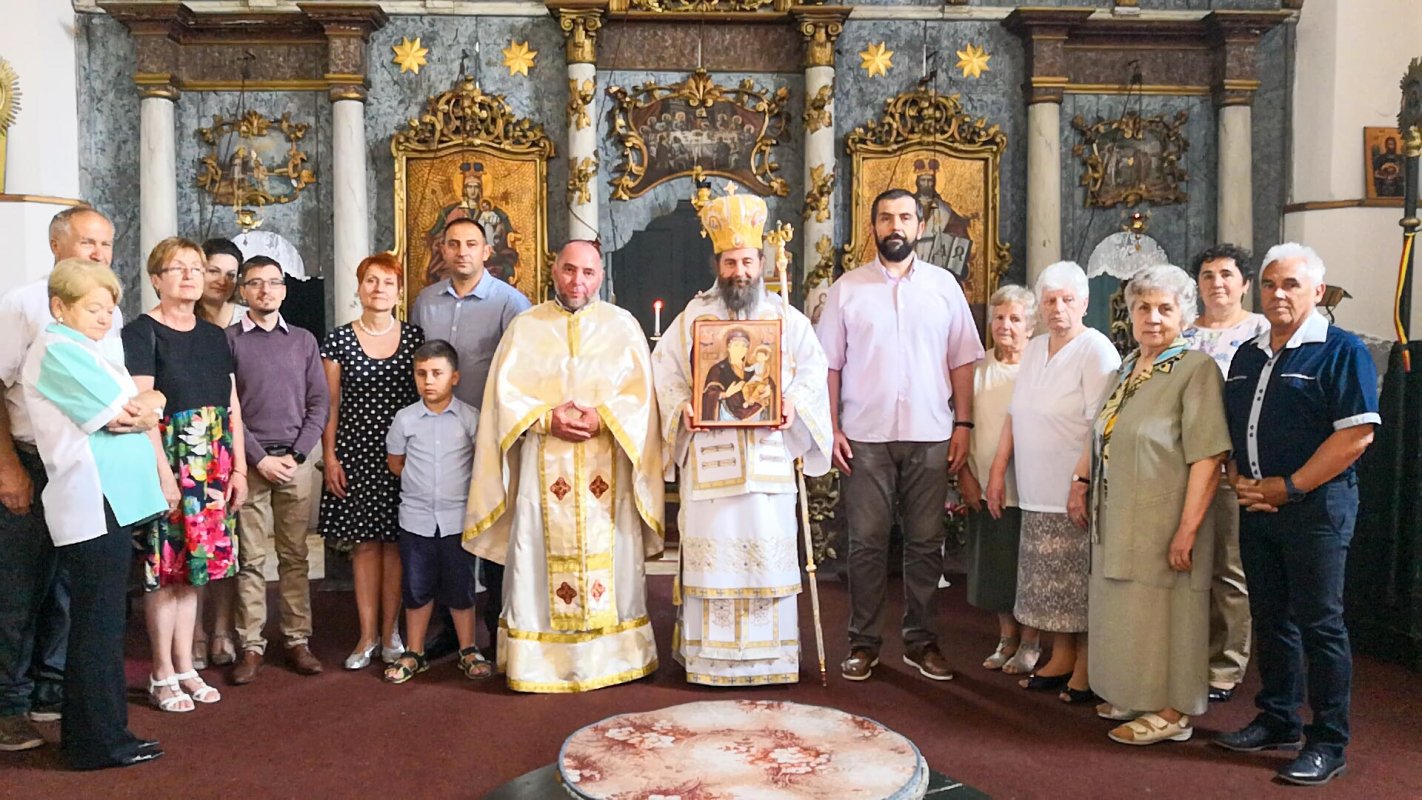 Vizite și slujiri arhierești la parohii din diasporă 146909