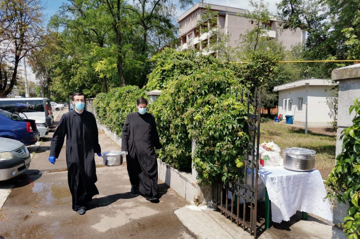 Ajutoare din partea parohiilor pentru persoanele nevoiaşe 146990