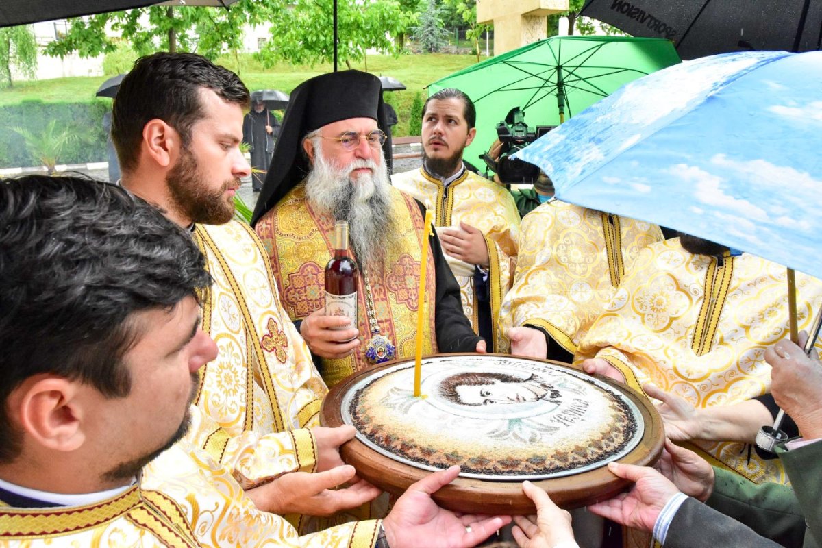 Poetul Mihai Eminescu, omagiat în eparhii oltene 146957