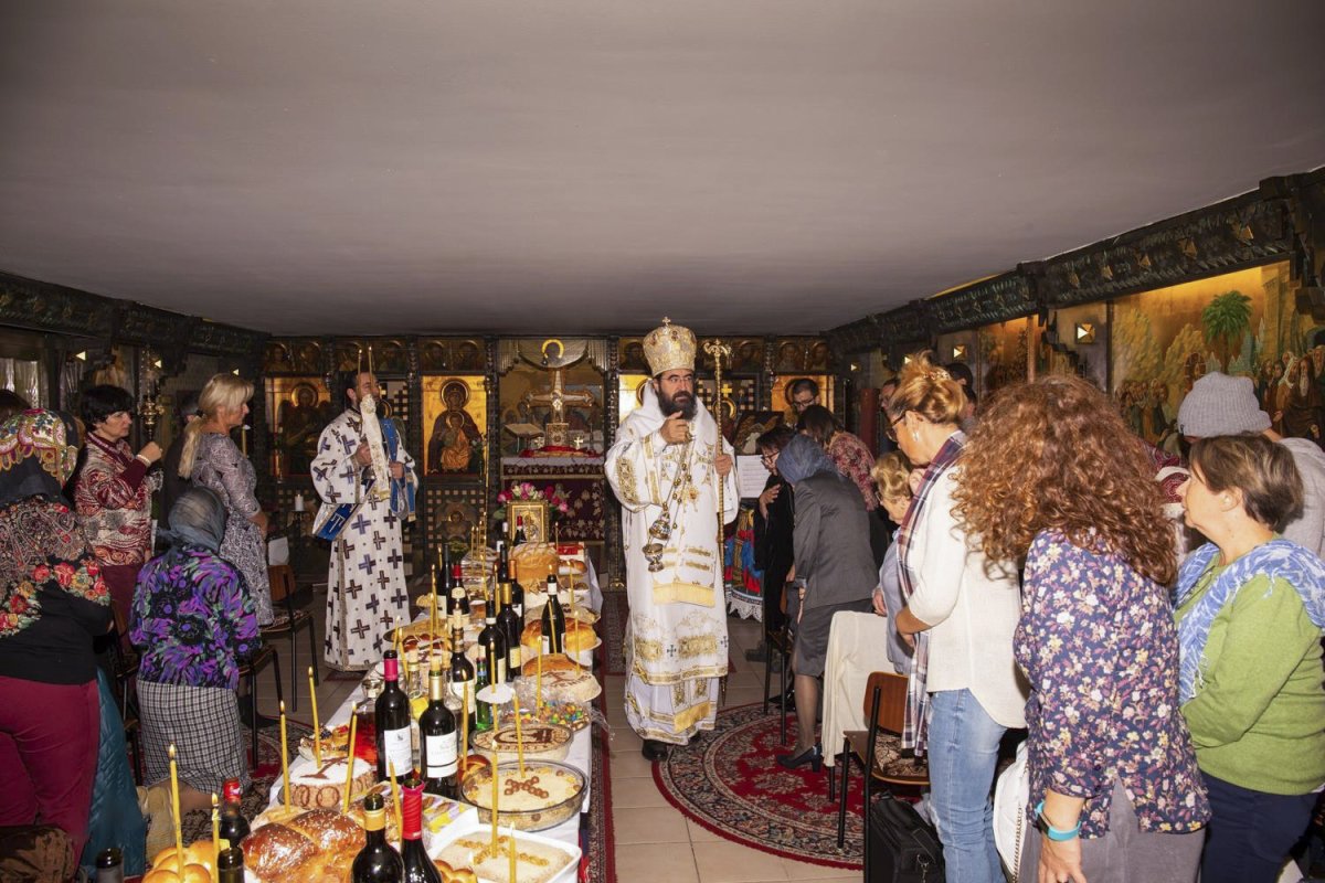 Capela din Lausanne, locul unde „încap” toţi sfinţii români 147117