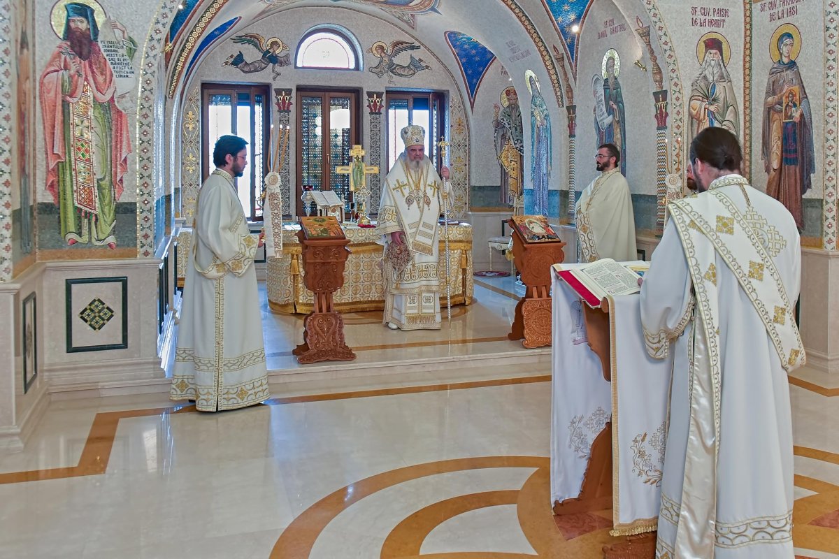 Hramul Salonului „Sfinţii Români” din Reşedinţa Patriarhală 147217