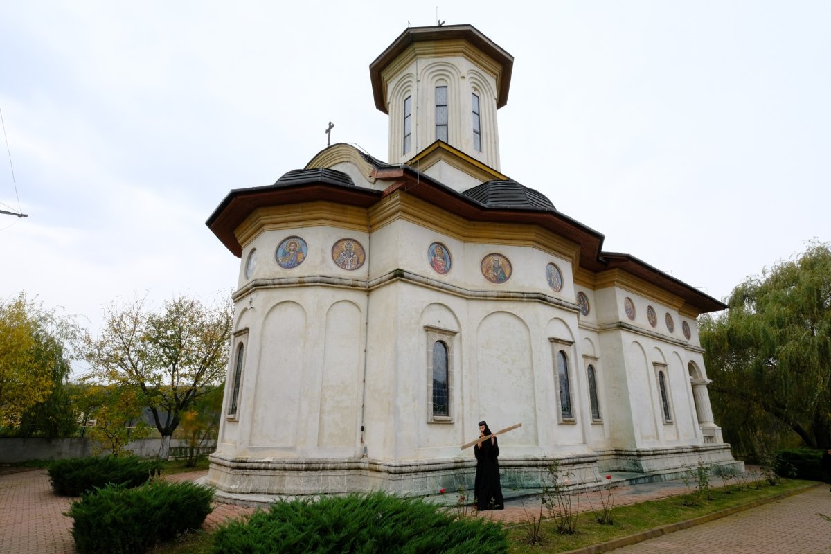 Matei 9, 36-38; 10, 1-8 147244