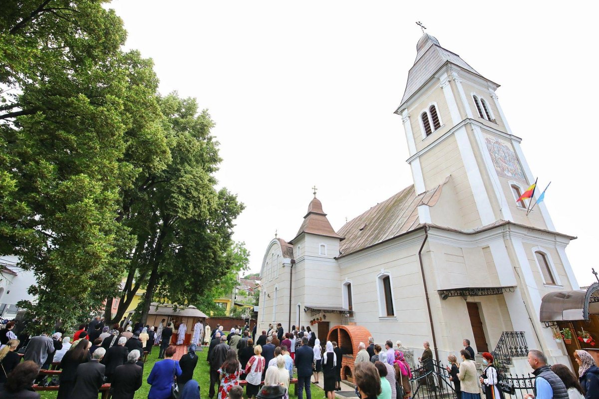 Sărbătoare la Parohia „Adormirea Maicii Domnului” din Turda 147278