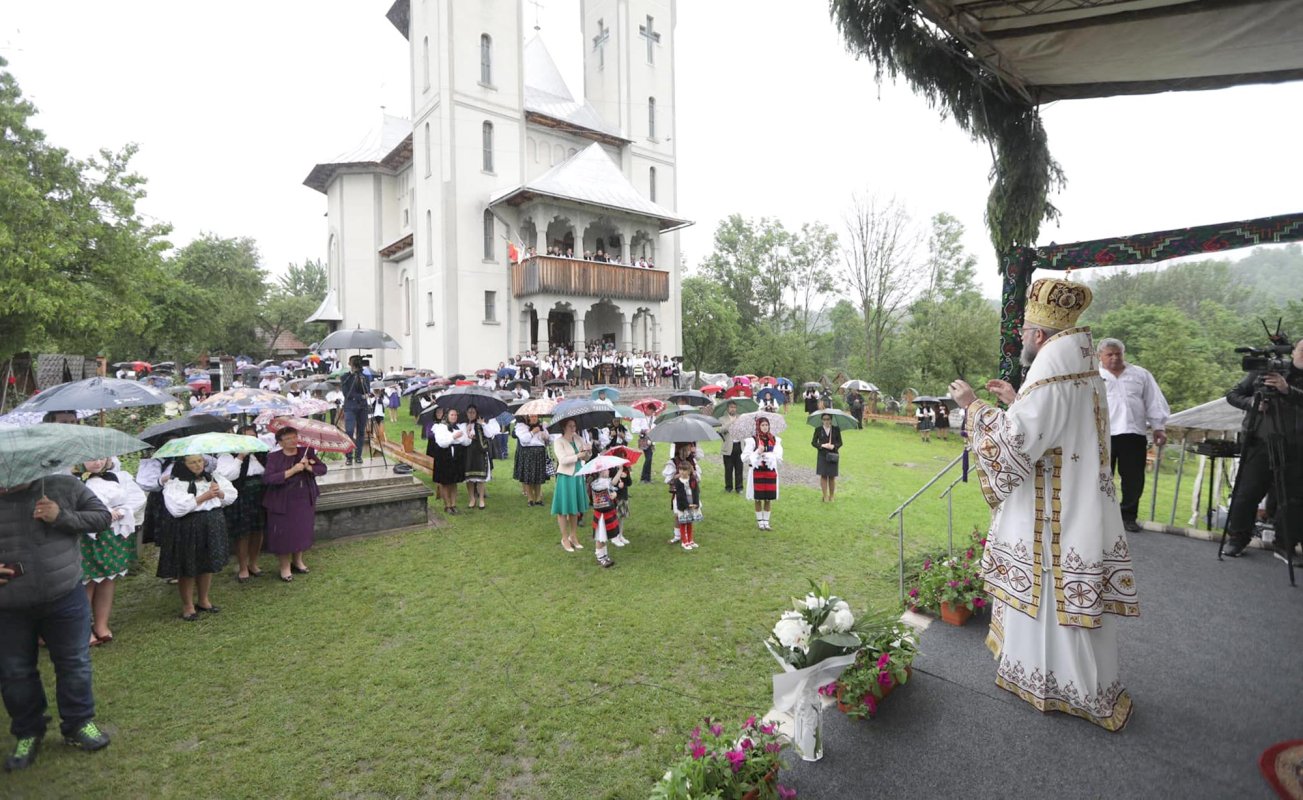 Târnosirea noii biserici din Parohia Breb, Protopopiatul Sighet 147279