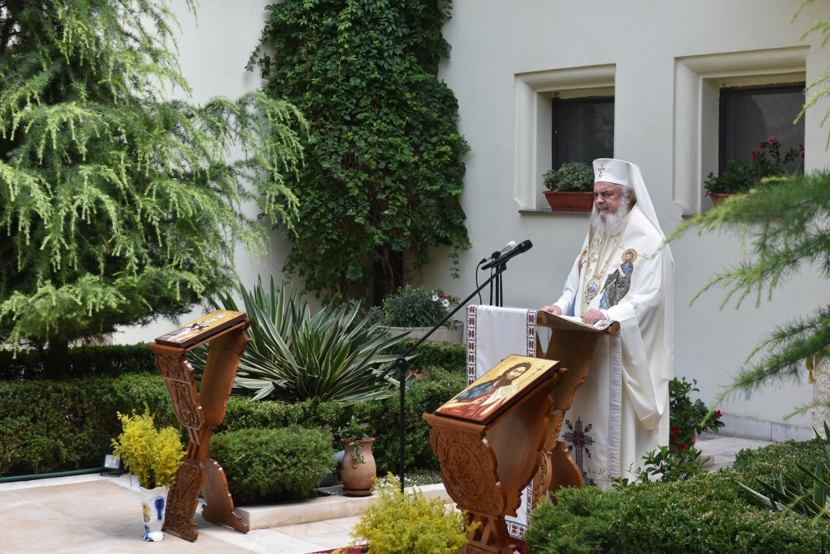 Hramul Altarului de vară al Reşedinţei Patriarhale 147421