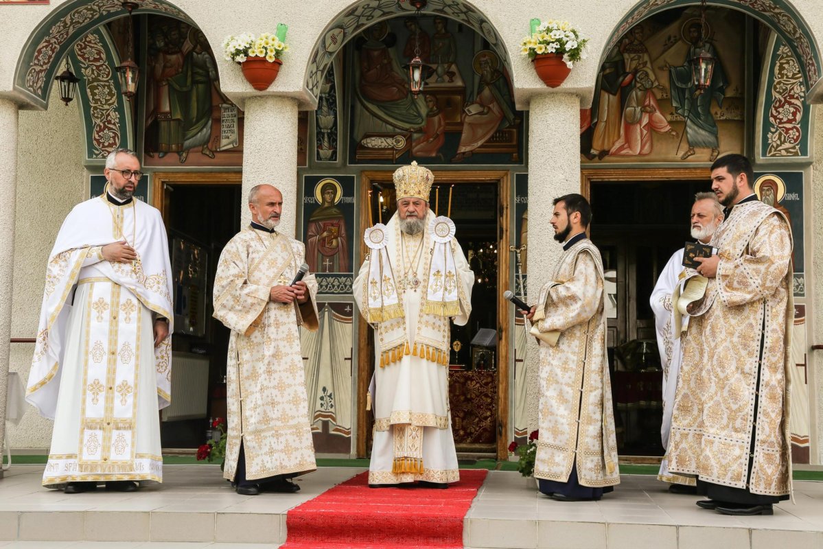 Sărbătoare la Biserica „Naşterea Sfântului Ioan Botezătorul” din Sibiu 147518