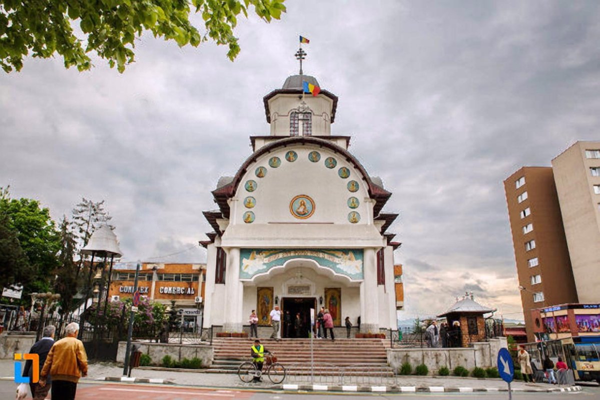 Familia și școala dintr-un centru catehetic vâlcean 147596