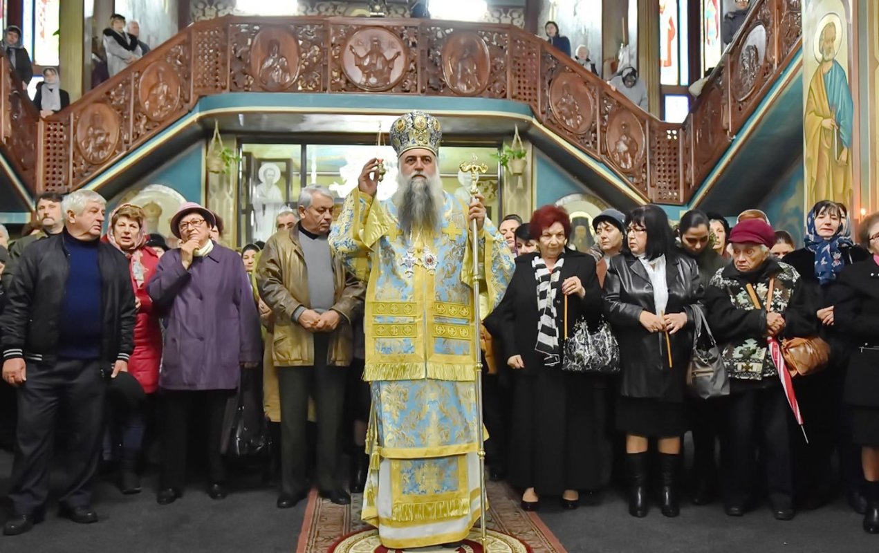 Familia și școala dintr-un centru catehetic vâlcean 147603