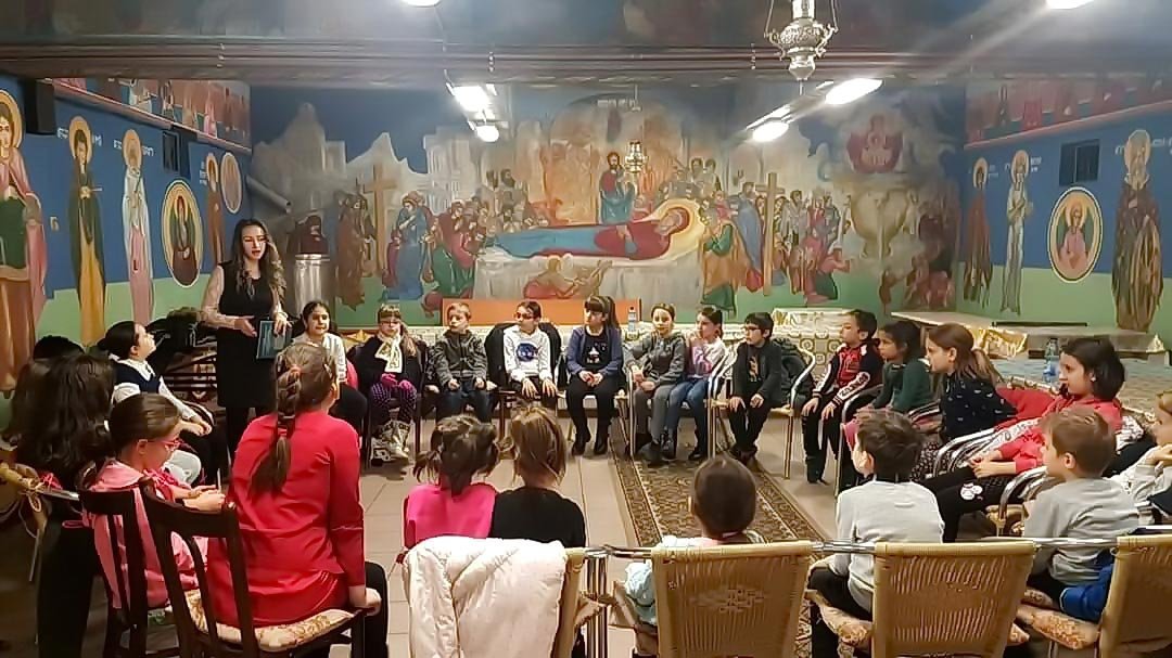 Familia și școala dintr-un centru catehetic vâlcean 147605