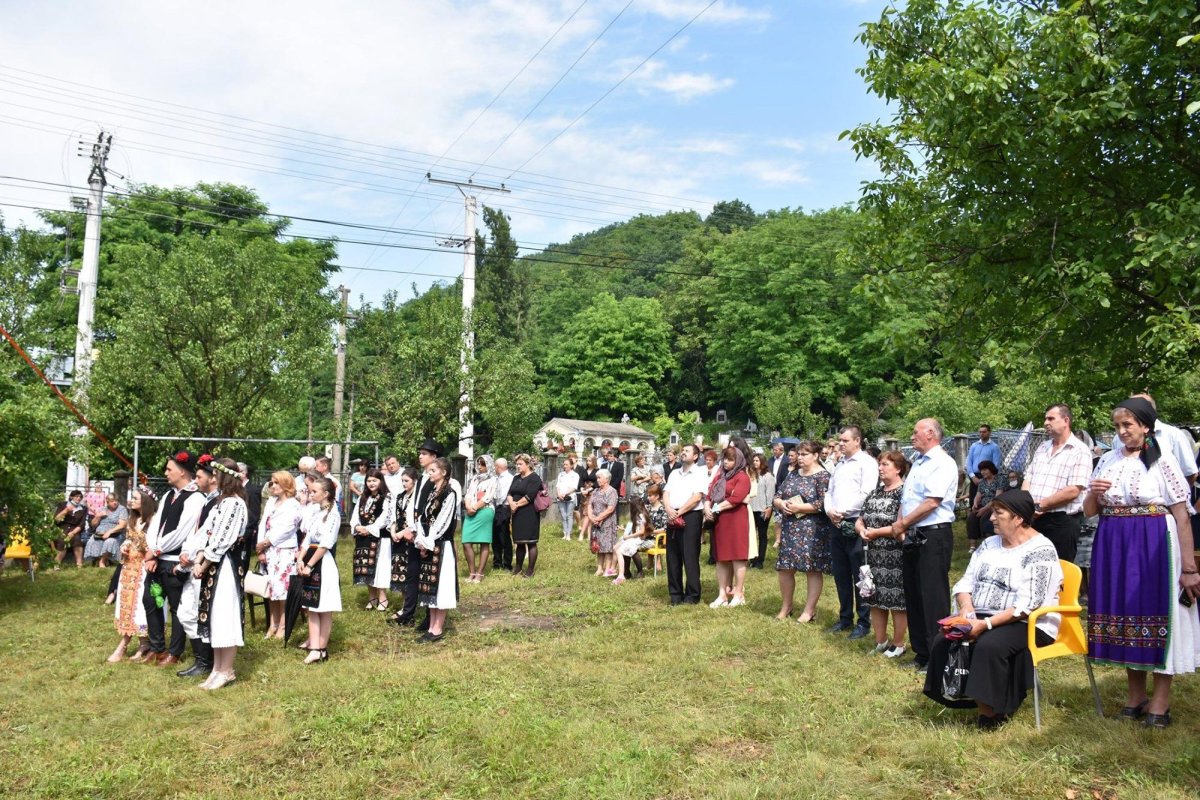 Binecuvântare la sărbătoarea Parohiei „Sfinții Apostoli Petru și Pavel” din Dej 147766