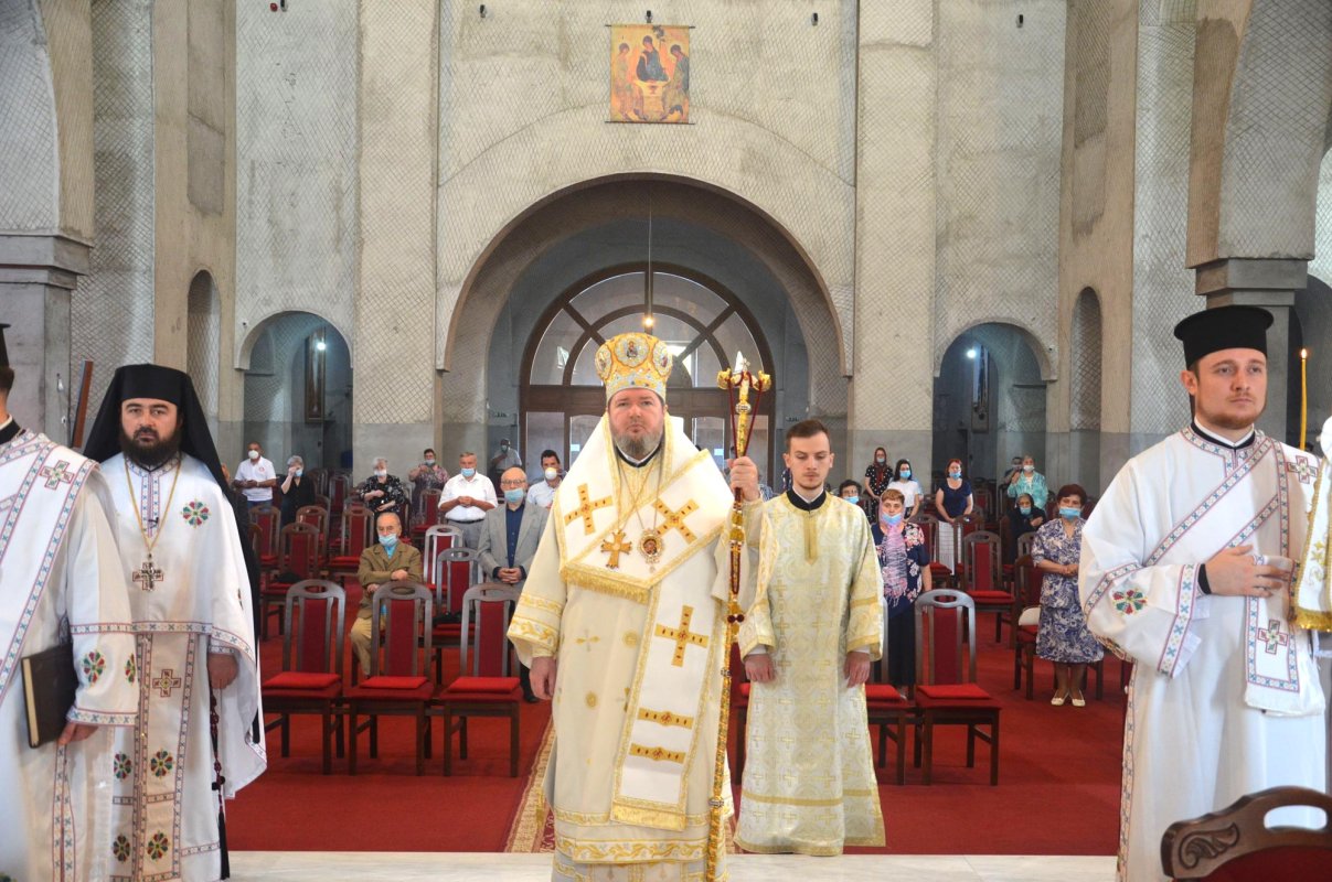 „Chemarea noastră, a tuturor, la sfințenie” 147867