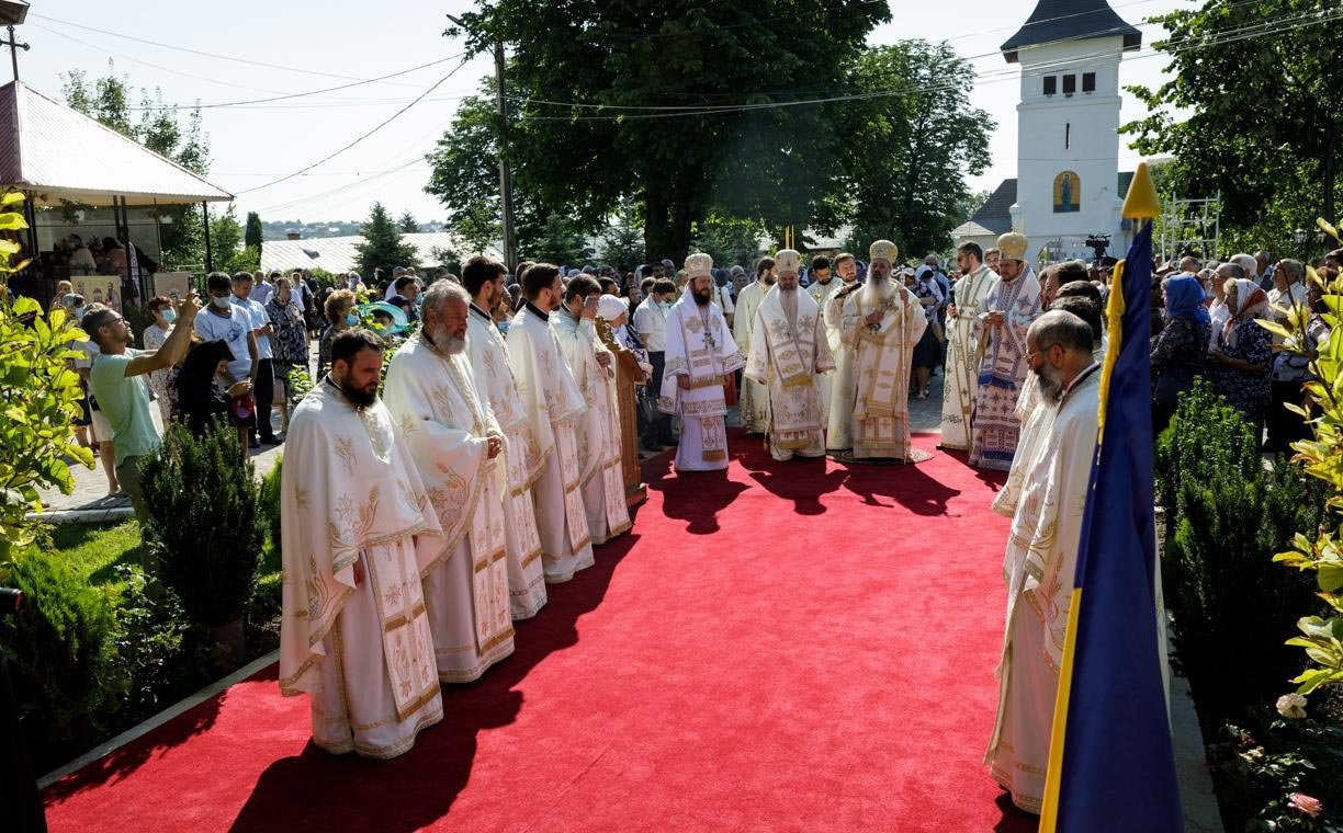 Hramul Catedralei Episcopale din Huşi 147843