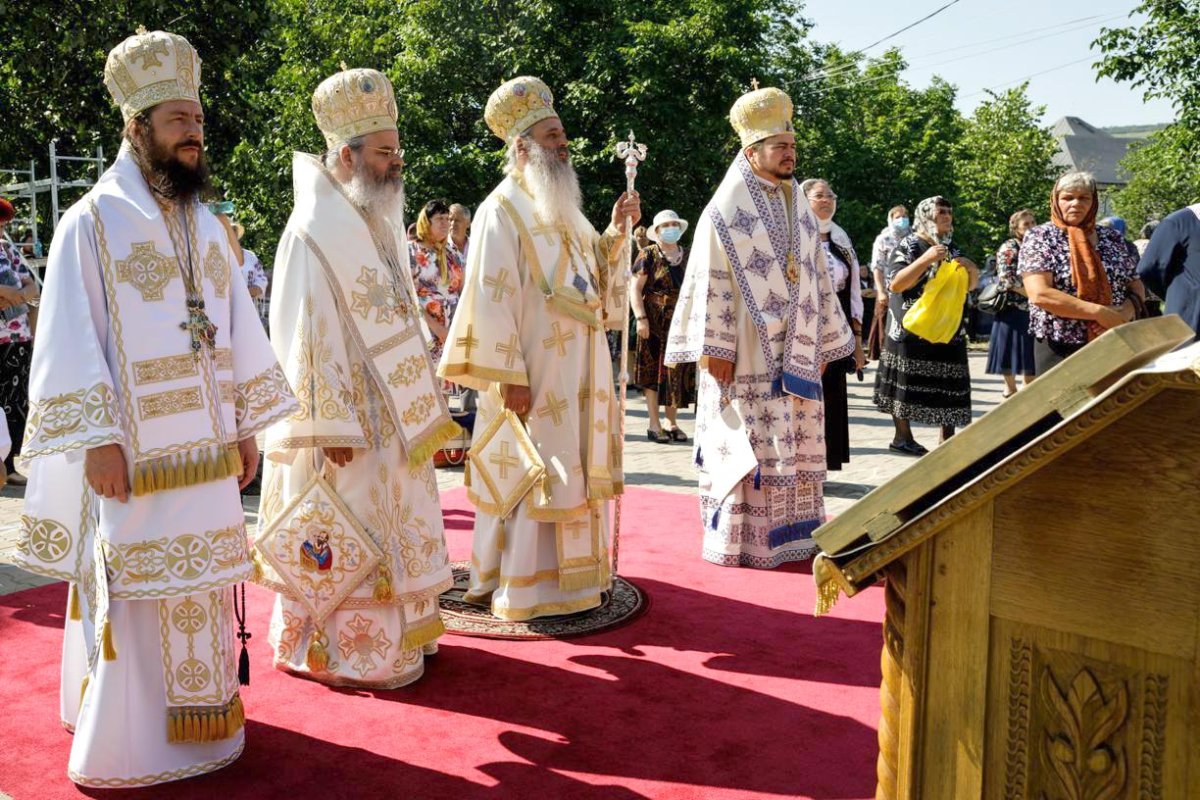 Hramul Catedralei Episcopale din Huşi 147844