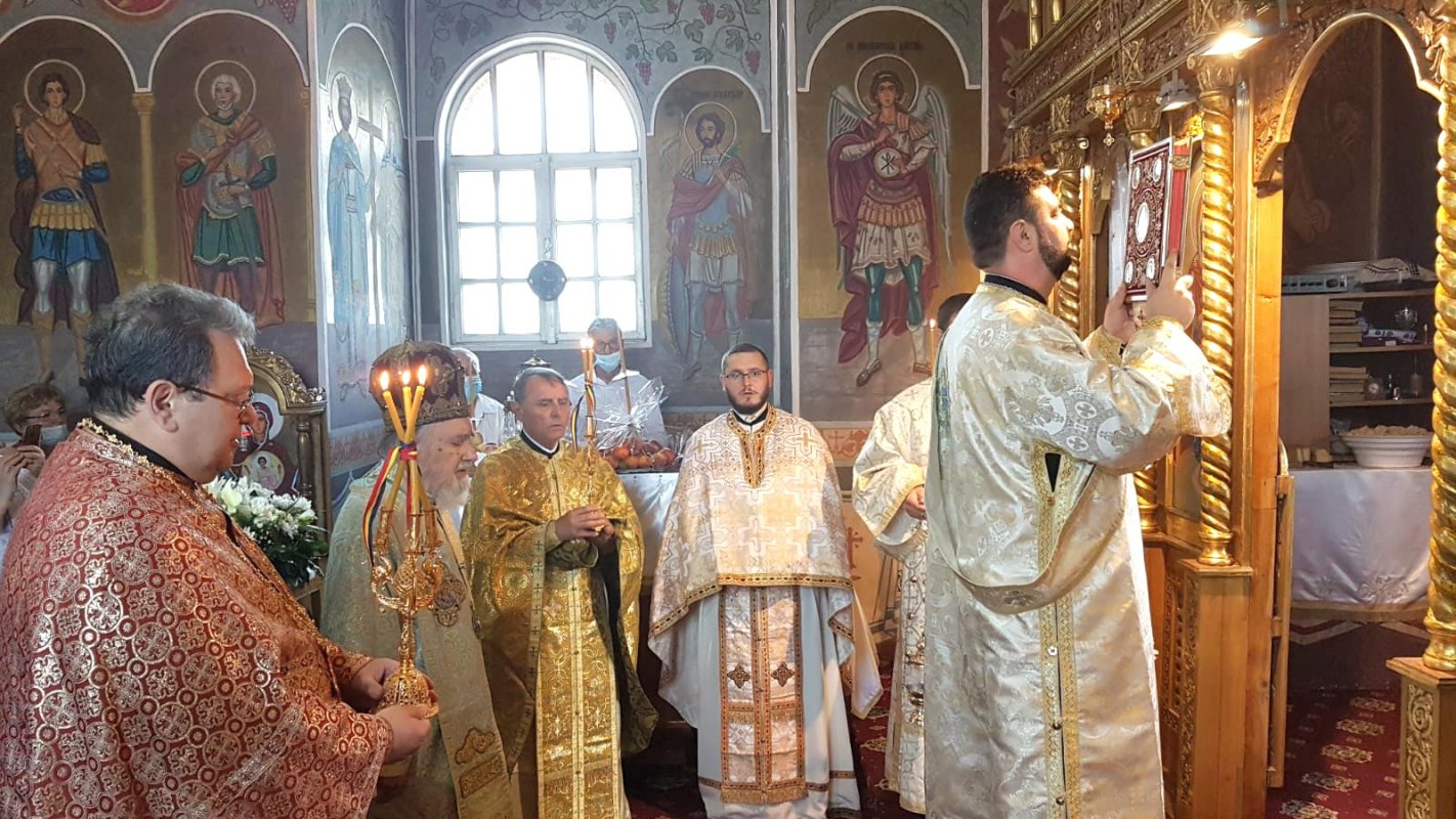 Hramul paraclisului arhiepiscopal din cimitirul Pomenirea, municipiul Arad 147880