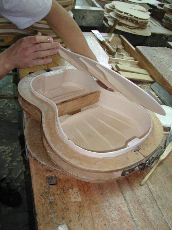 Lutierii români, între performanță internațională și căutarea de ucenici 147864