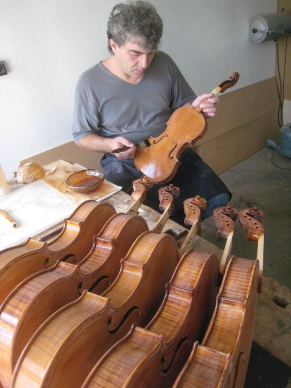 Lutierii români, între performanță internațională și căutarea de ucenici 147865