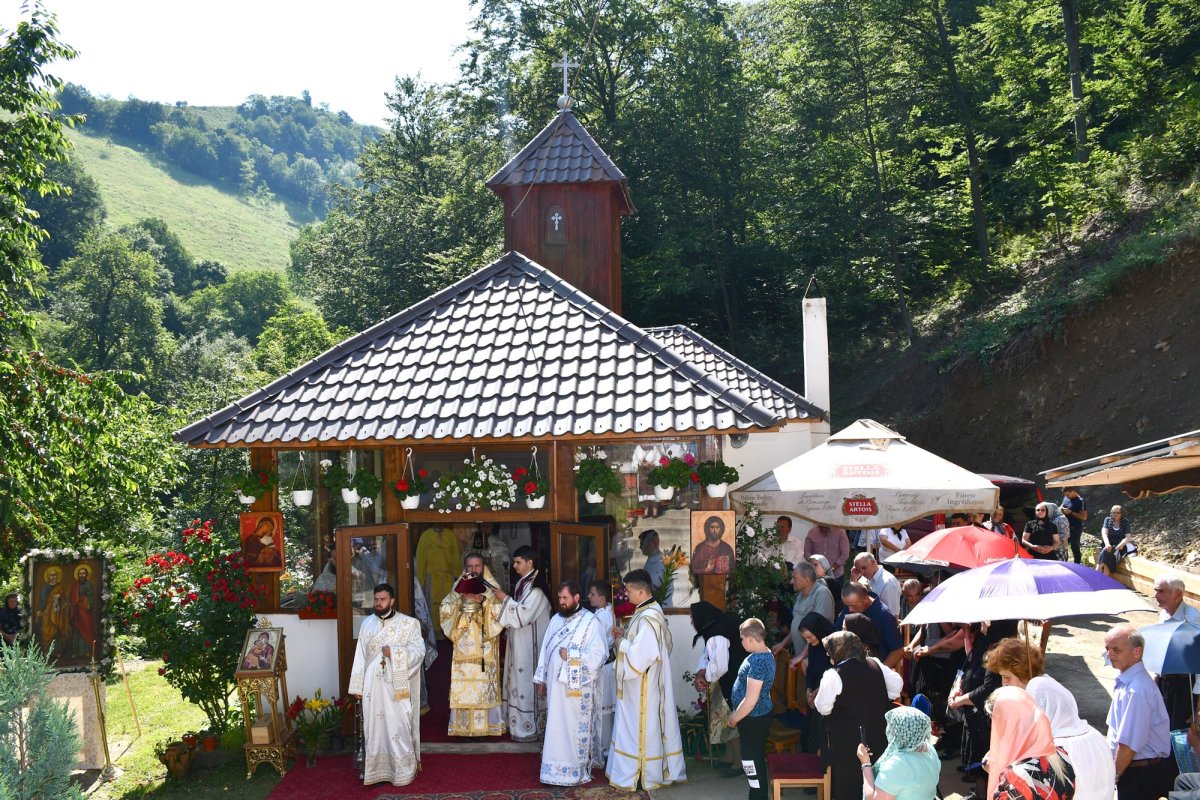 Schitul Bogâltin din județul Caraș-Severin și-a cinstit ocrotitorii 147877