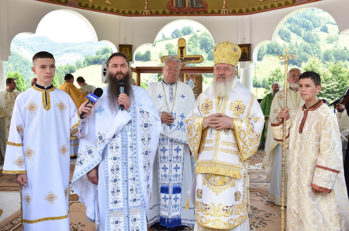 Sărbătoare la Mănăstirea Rebra-Parva din Țara Năsăudului 147929