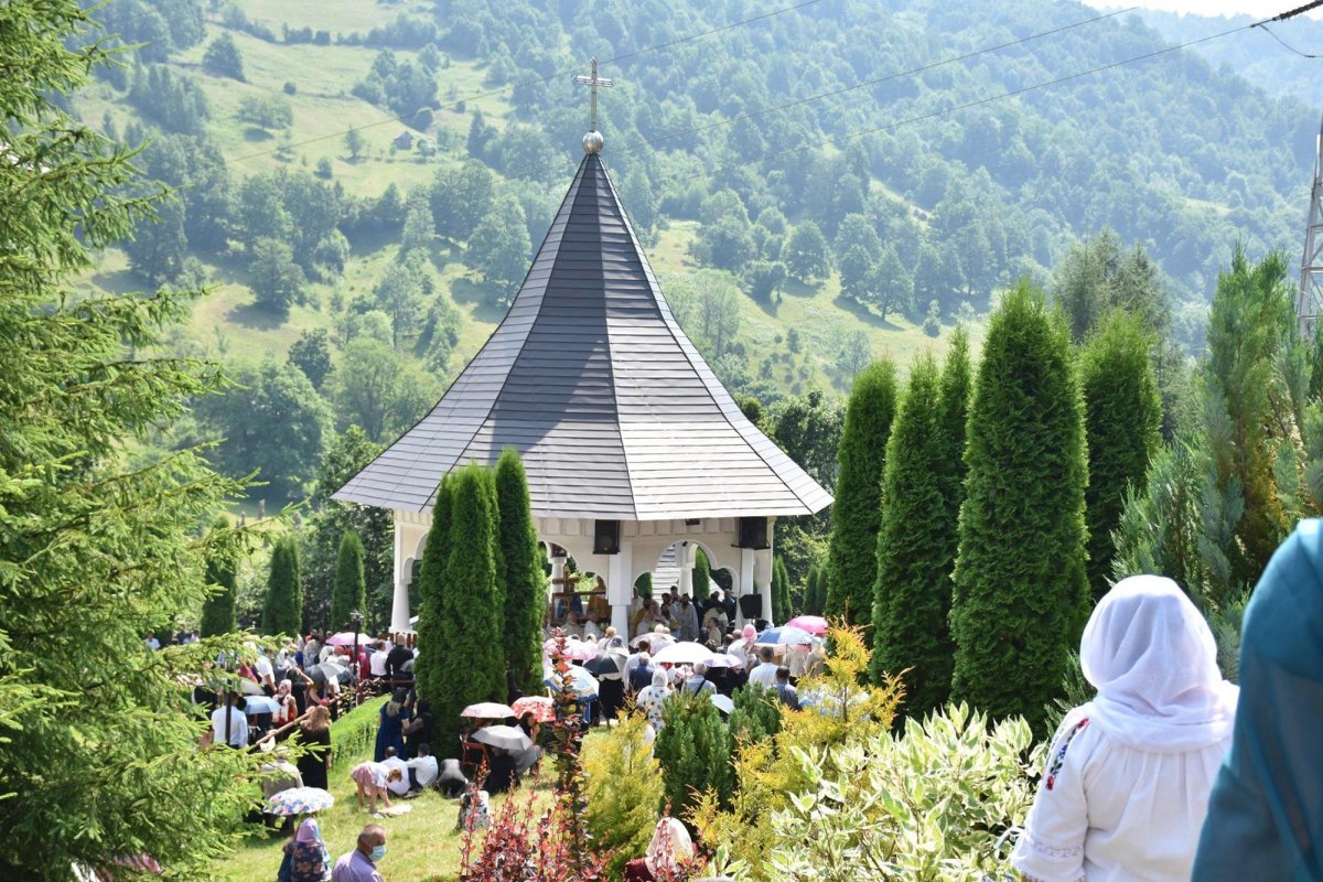 Sărbătoare la Mănăstirea Rebra-Parva din Țara Năsăudului 147930