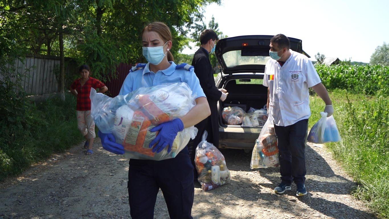 Voluntarii Paraclisului Catedralei Naţionale, în sprijinul sinistraților din judeţul Botoşani 147890