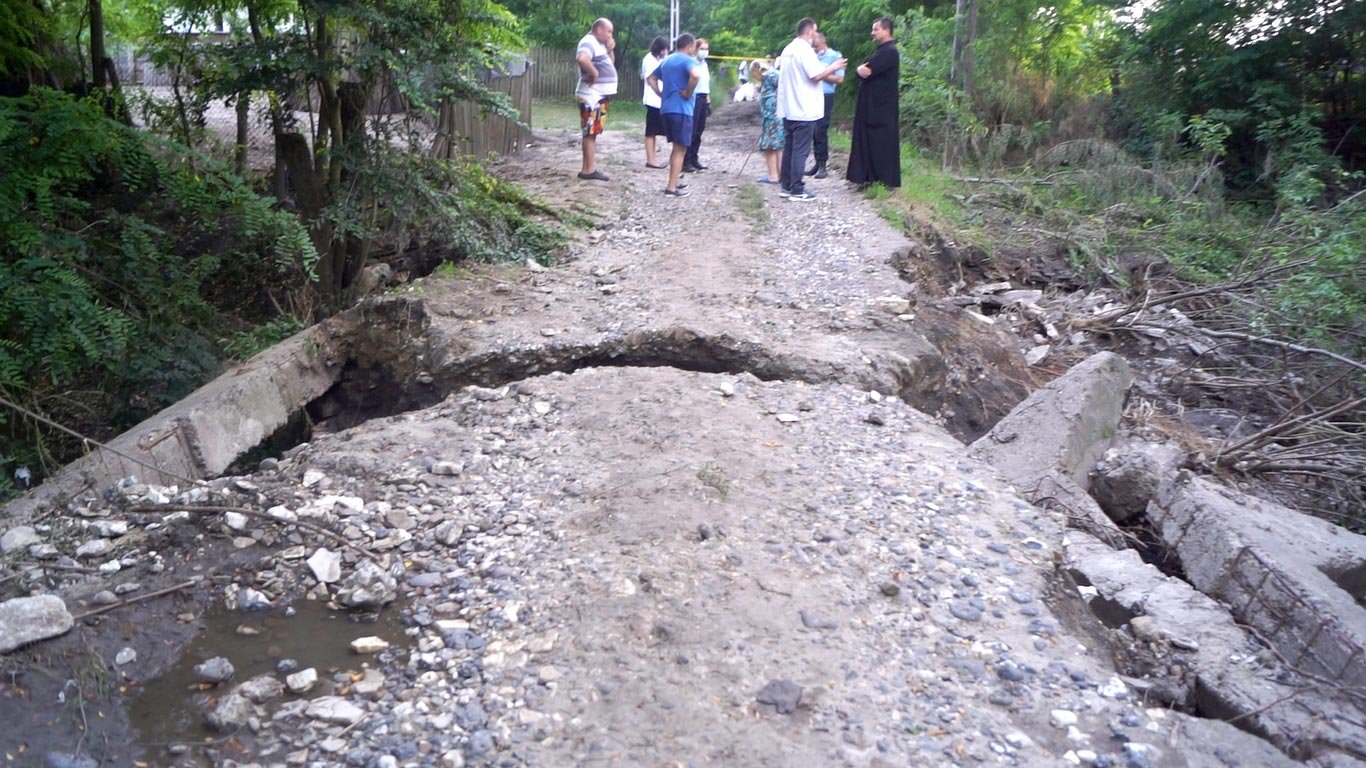 Voluntarii Paraclisului Catedralei Naţionale, în sprijinul sinistraților din judeţul Botoşani 147892