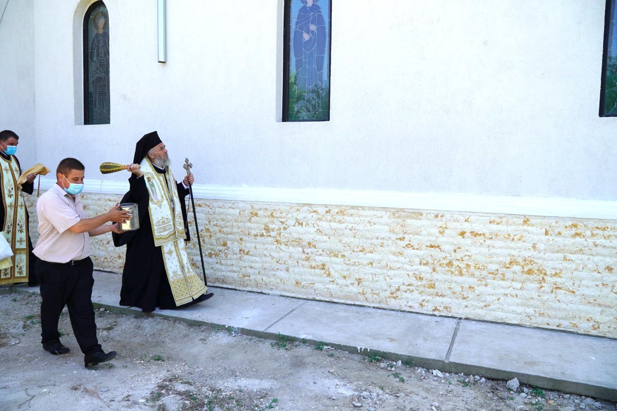 Binecuvântarea lucrărilor la biserica din localitatea brăileană Ţibăneşti 147985