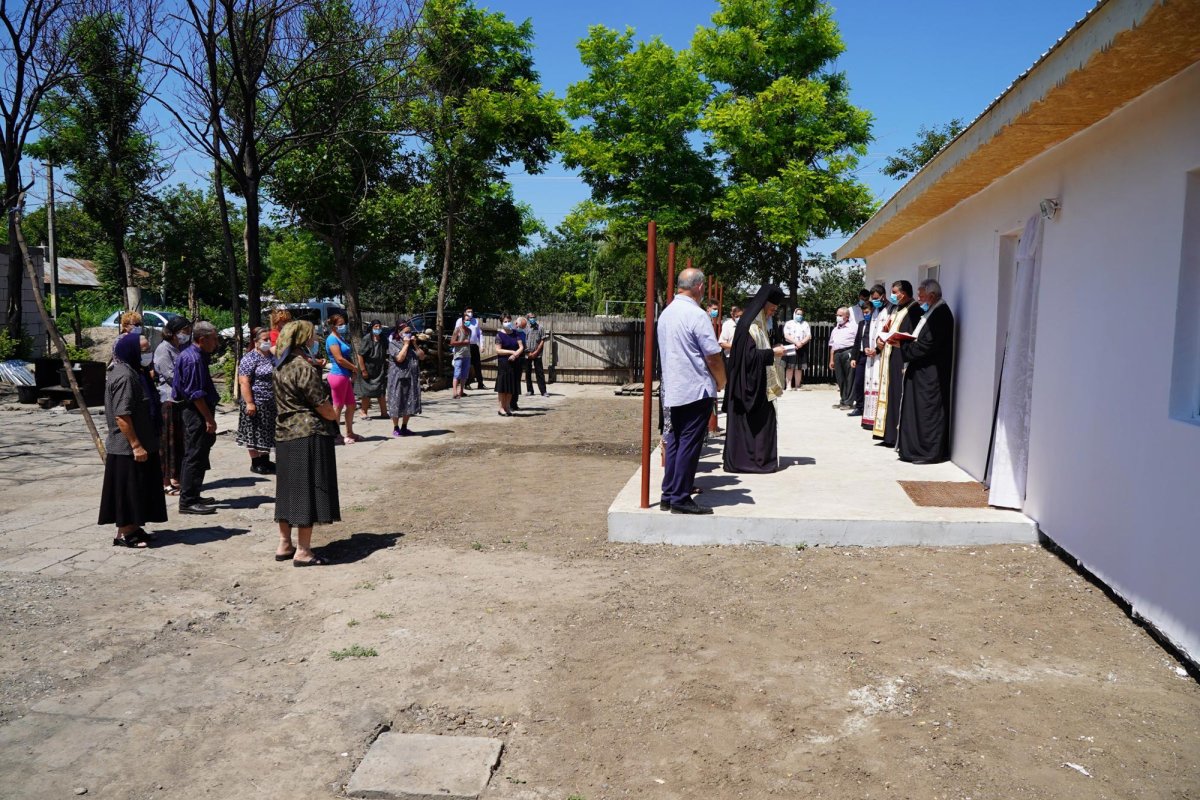 Din Casa Domnului în casa omului încercat, dar binecuvântat 147950