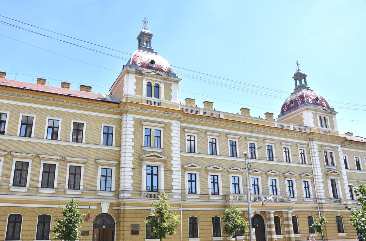 Tablete pentru 54 de elevi clujeni și bistrițeni 148057