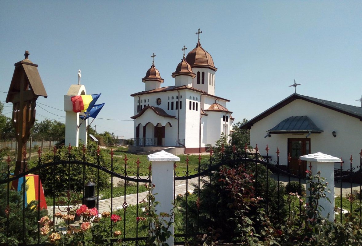 Parohia ialomițeană Jilavele de Jos 2, autorizată ca furnizor de servicii sociale 148392