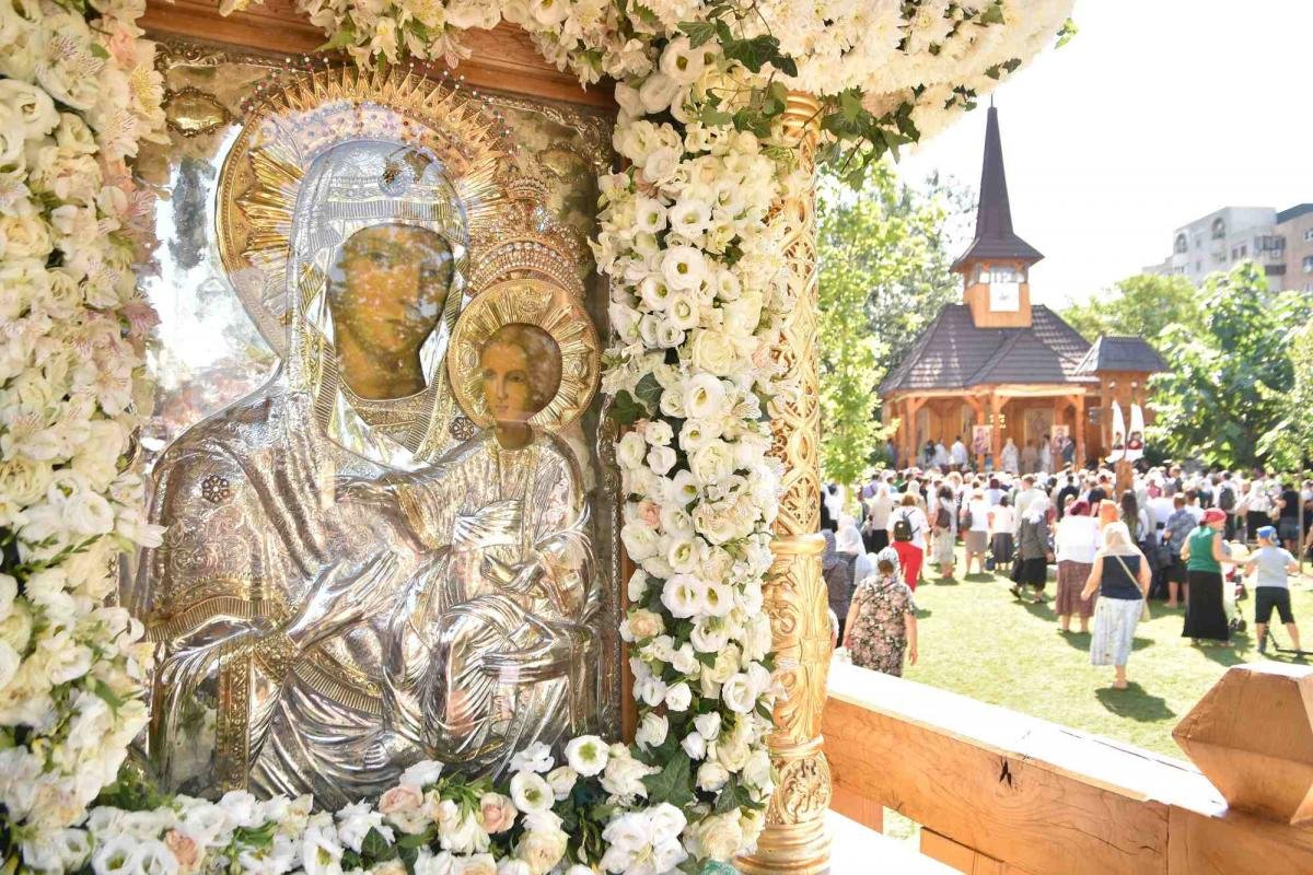 Cinstirea Sfintei Icoane a Maicii Domnului Prodromiţa  de la Muntele Athos; Sf. Mc. Proclu şi Ilarie; Sf. Cuv. Mihail Maleinul; Sf. Veronica; Sf. Cuv. Paisie Aghioritul 148492