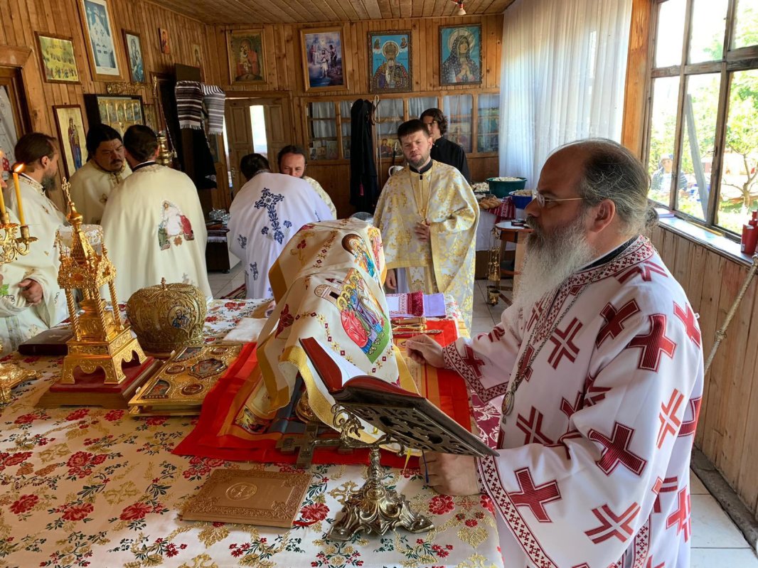 Liturghie arhierească la schitul vasluian Tanacu 148603