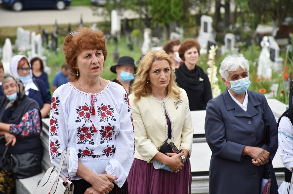 Resfințirea bisericii-monument istoric din localitatea clujeană Aghireșu-Fabrici 148596