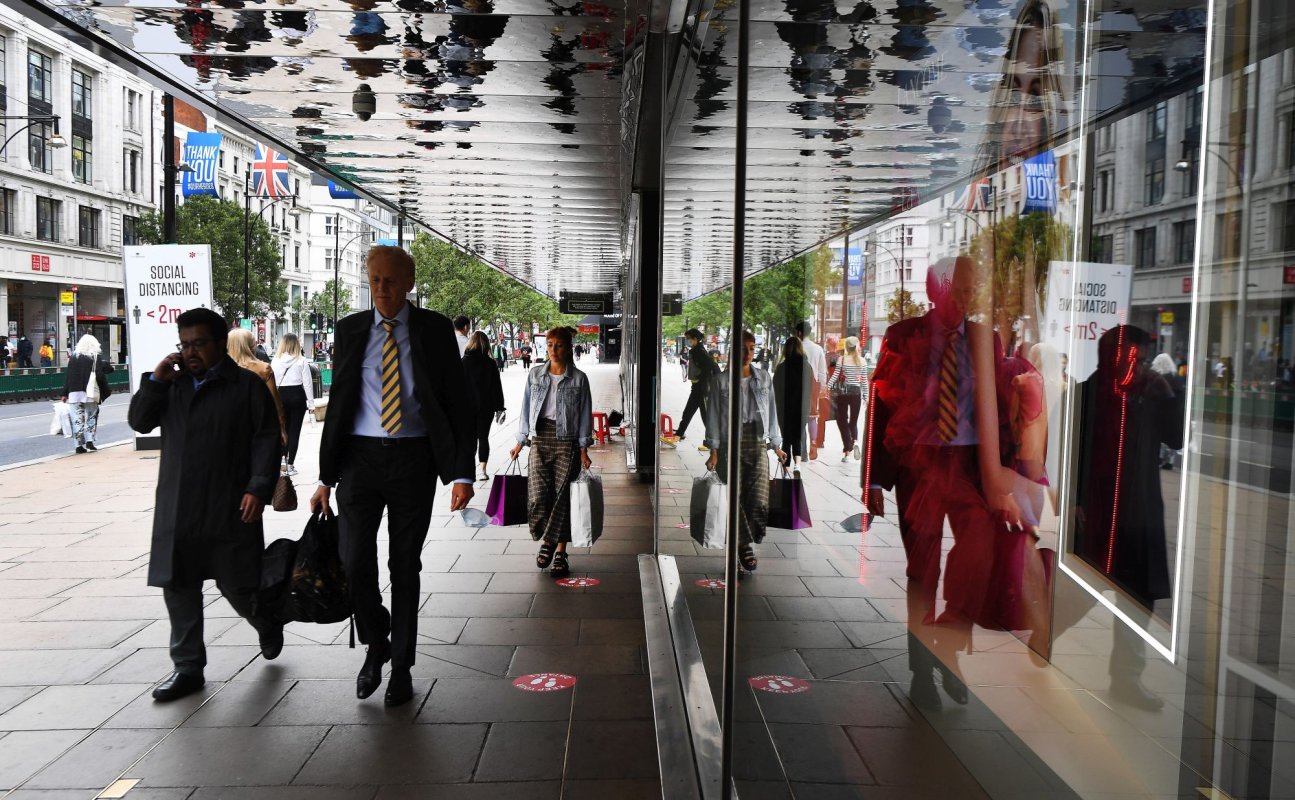 Noul sistem de imigrare britanic va favoriza lucrătorii calificați 148763