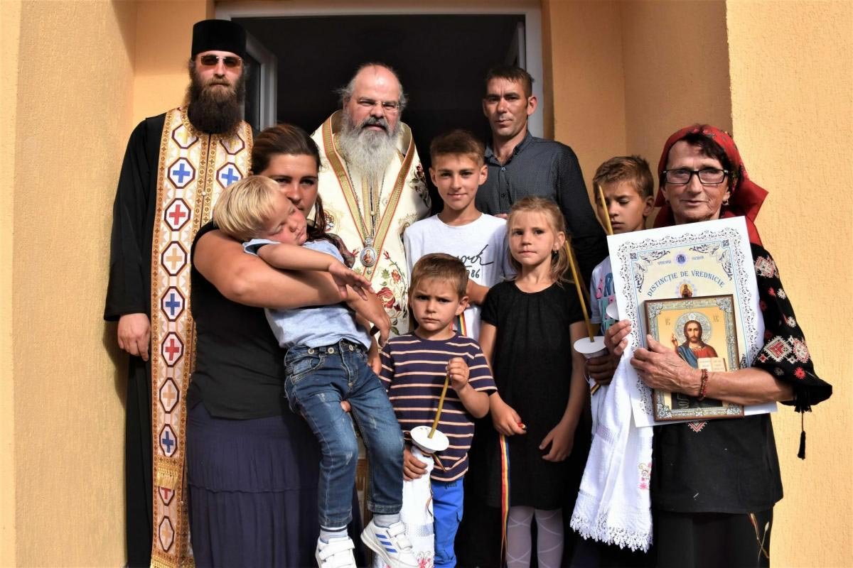 O nouă casă construită de Episcopia Huşilor 148739