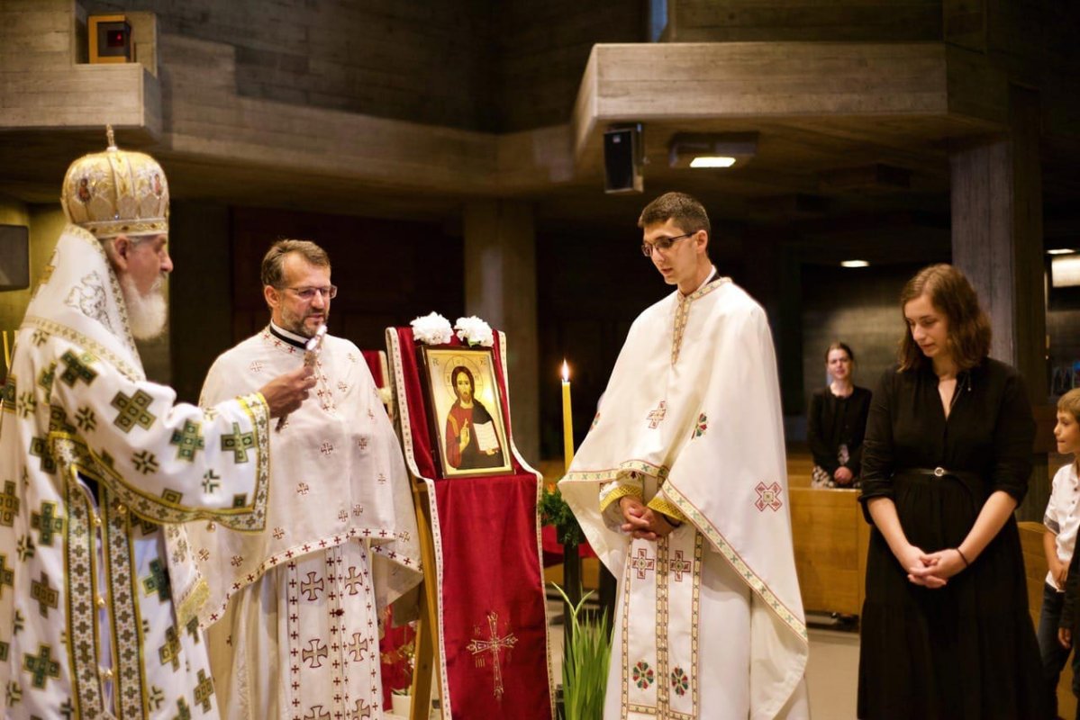 Slujiri arhierești la parohii din Elveția și Franța 148737