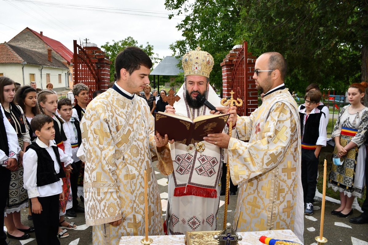 Înnoire la biserica Parohiei Zăgujeni, județul Caraș-Severin 148802