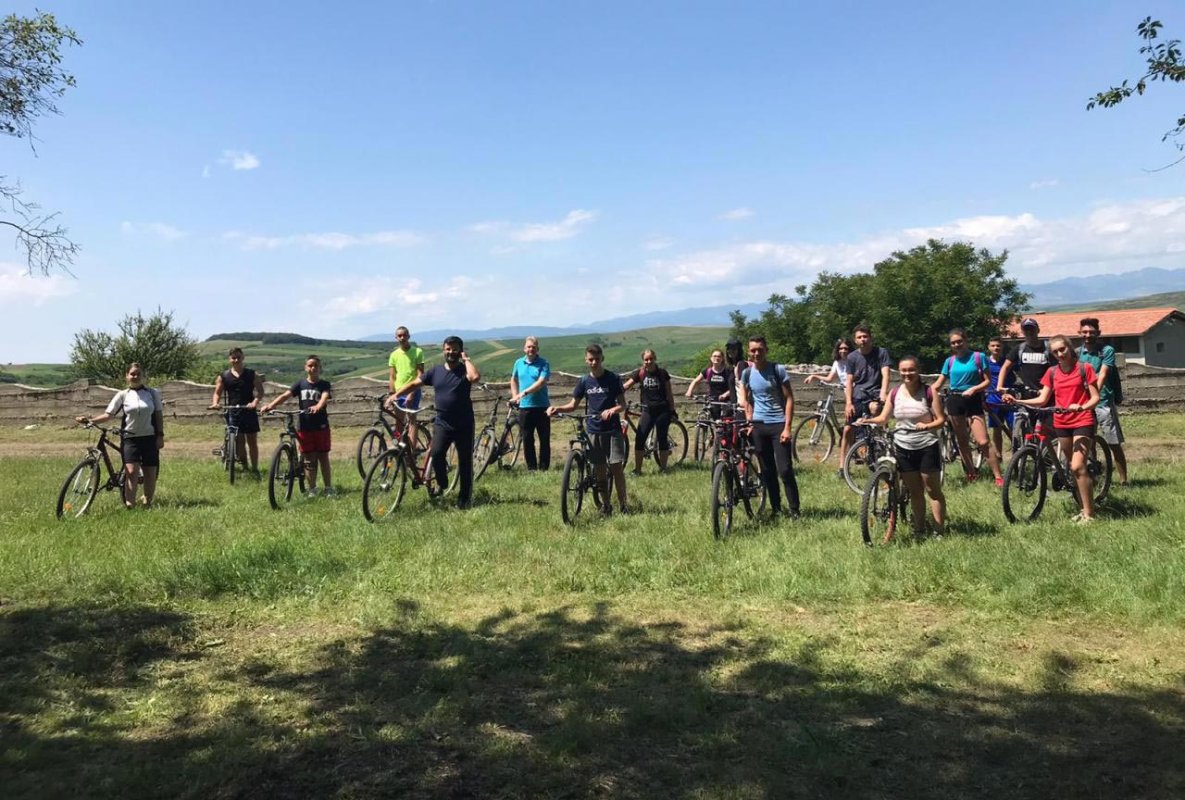 Activități la Centrul de tineret „Sfântul Paisie Aghioritul” de la Obârșiile Tiurului, Alba 148870