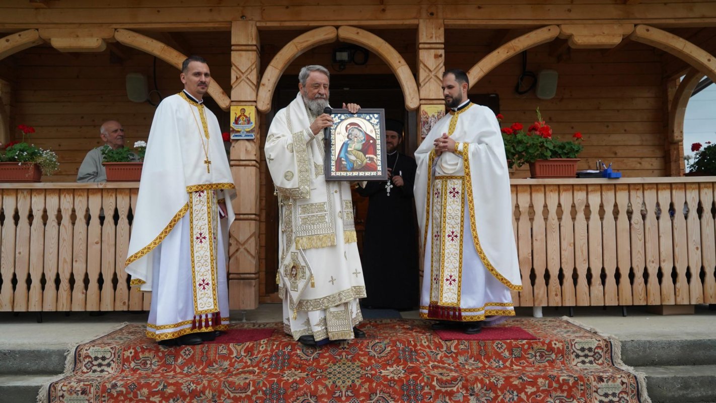 Liturghie arhierească în noua biserică din Cartierul Arhitecţilor-Sibiu 149044