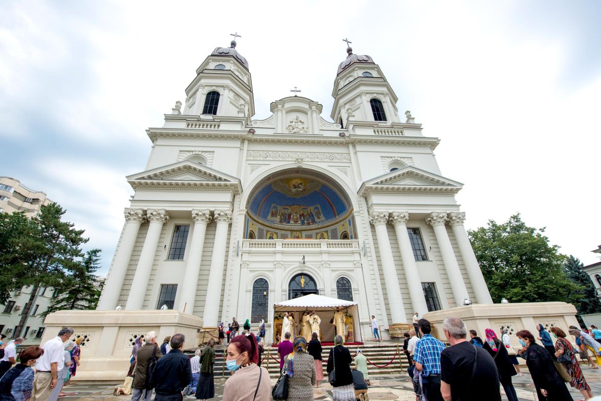 Slujire arhierească la Catedrala Mitropolitană din Iaşi 149084