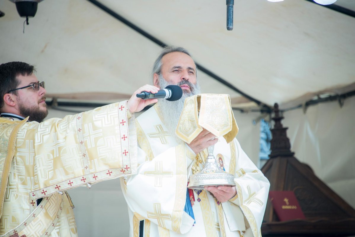 Slujire arhierească la Catedrala Mitropolitană din Iaşi 149085
