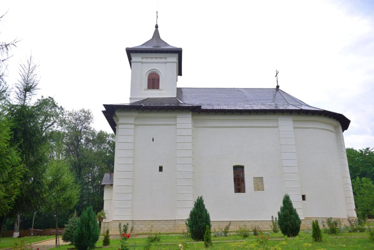 Mitropolitul Moldovei şi Bucovinei, la Mănăstirea Miclăuşeni 149222